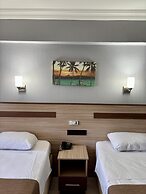 Gold Hotel