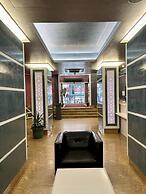 Gold Hotel