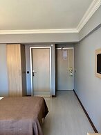 Gold Hotel