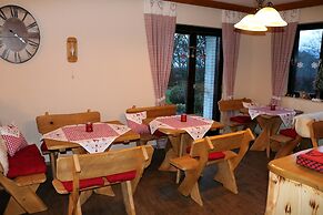 Pension & Cafè Waldschenke