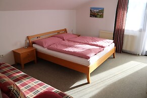 Pension & Cafè Waldschenke