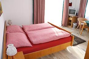 Pension & Cafè Waldschenke