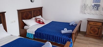 Studios Apartments Kapetanios