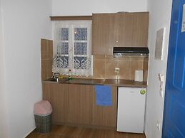Studios Apartments Kapetanios
