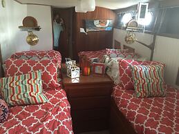 Classic Yacht Rentals at FloraBama