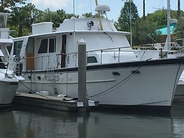 Classic Yacht Rentals at FloraBama