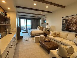 Stein Eriksen Residences