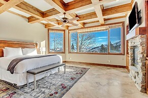 Stein Eriksen Residences