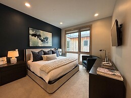 Stein Eriksen Residences