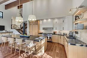 Stein Eriksen Residences