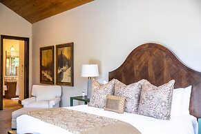 Stein Eriksen Residences