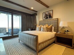 Stein Eriksen Residences