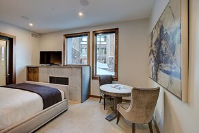 Stein Eriksen Residences