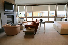 Stein Eriksen Residences