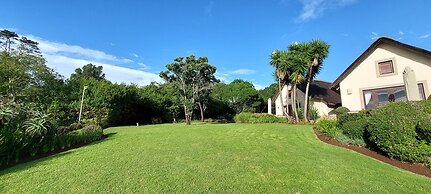 Paradise Cove Country House