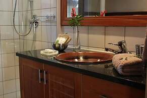 Paradise Cove Country House