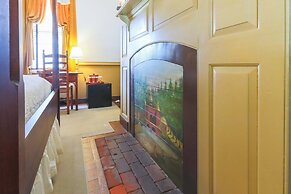 Colonial Houses, an Official Colonial Williamsburg Hotel