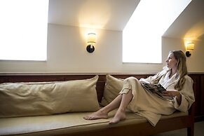 Colonial Houses, an Official Colonial Williamsburg Hotel