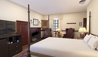 Colonial Houses, an Official Colonial Williamsburg Hotel