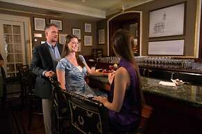 Colonial Houses, an Official Colonial Williamsburg Hotel