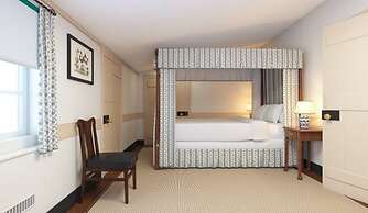 Colonial Houses, an Official Colonial Williamsburg Hotel