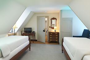 Colonial Houses, an Official Colonial Williamsburg Hotel