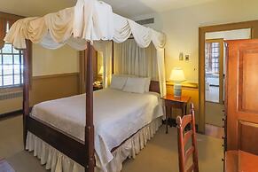 Colonial Houses, an Official Colonial Williamsburg Hotel