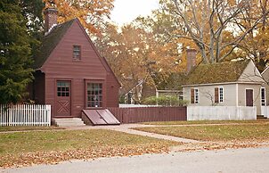 Colonial Houses, an Official Colonial Williamsburg Hotel