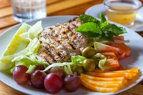 Royal Belize, a Muy'Ono Resort