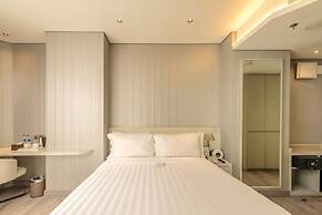 Ashley Wahid Hasyim Jakarta