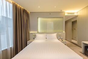 Ashley Wahid Hasyim Jakarta