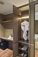 Ashley Wahid Hasyim Jakarta