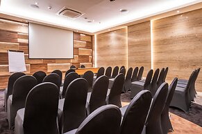 Ashley Wahid Hasyim Jakarta