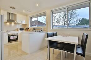 Ivy Units Glen Waverley