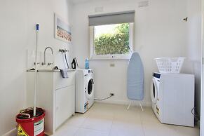 Ivy Units Glen Waverley