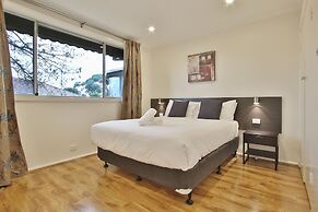 Ivy Units Glen Waverley