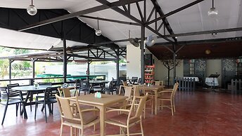 La Playa Estrella Beach Resort