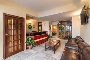 Treebo Varuna With Mountain View