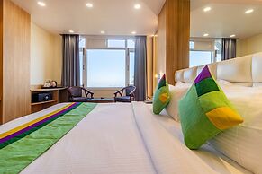 Treebo Varuna With Mountain View