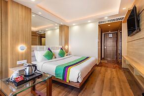 Treebo Varuna With Mountain View