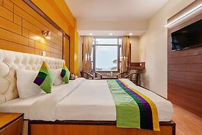 Treebo Varuna With Mountain View