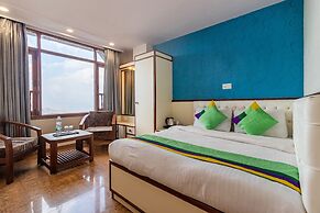 Treebo Varuna With Mountain View