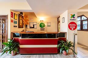 Treebo Varuna With Mountain View