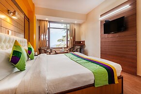 Treebo Varuna With Mountain View