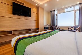 Treebo Varuna With Mountain View