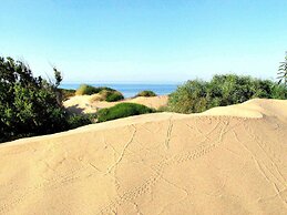 Delfino2 Casesicule, Nice Apartment with Balcony, Sand Beach at 70 mt,