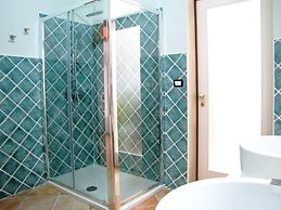 Delfino2 Casesicule, Nice Apartment with Balcony, Sand Beach at 70 mt,