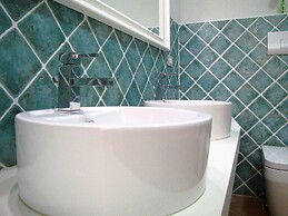 Delfino2 Casesicule, Nice Apartment with Balcony, Sand Beach at 70 mt,