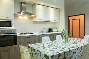 Delfino2 Casesicule, Nice Apartment with Balcony, Sand Beach at 70 mt,