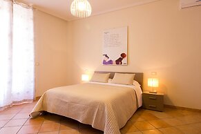 Delfino2 Casesicule, Nice Apartment with Balcony, Sand Beach at 70 mt,